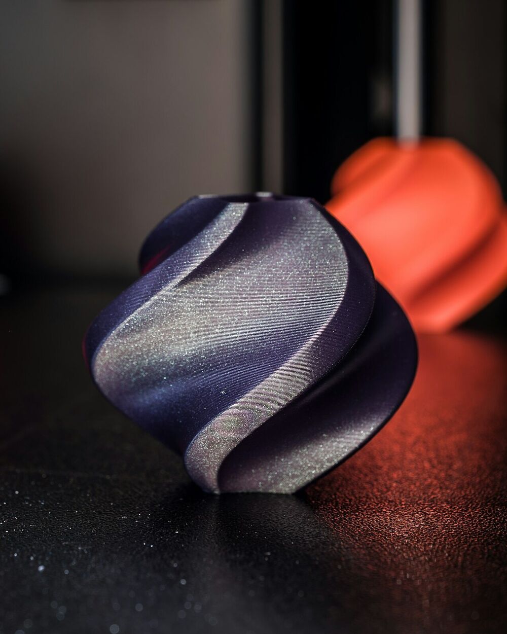 Vícebarevné 3D tištěné předměty se spirálovým vzorem